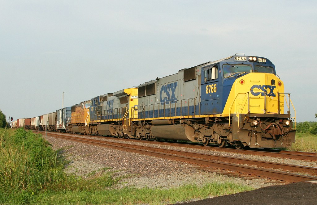 WB freight heading out of UP Avondale